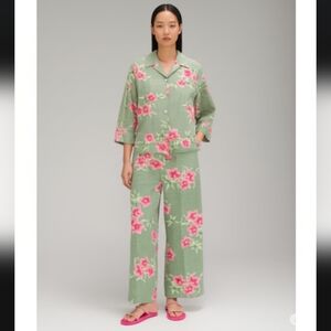 Tommy Bahama Tropical Print Lined Silk 2 piece Cropped Pants Suit Size 6 EUC